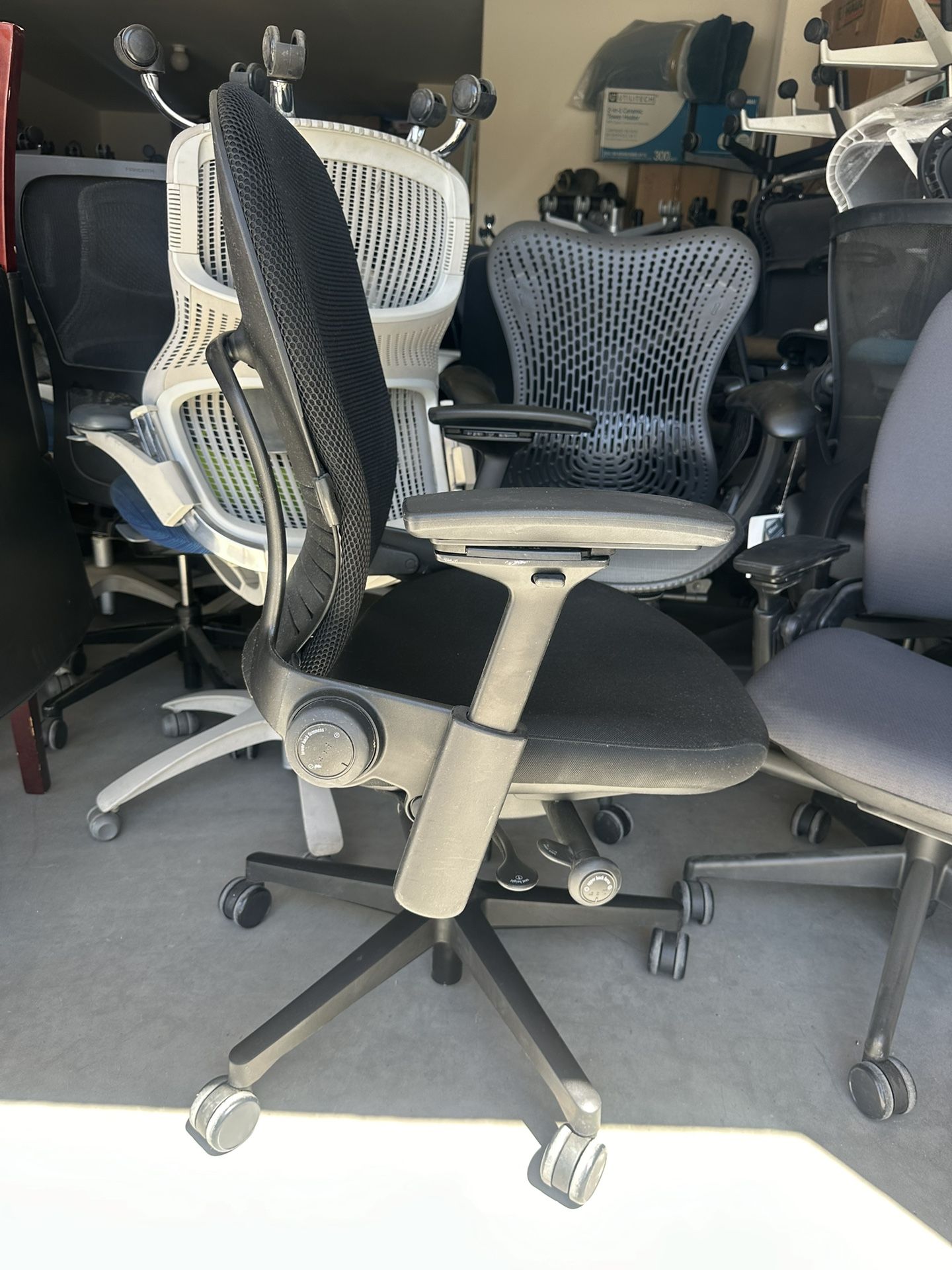 Steelcase Leap V2 Larger Size Big And Tall Newer Version Mesh Back Gaming Office Chair