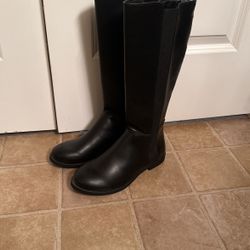 Madden Girl Boots Size:6