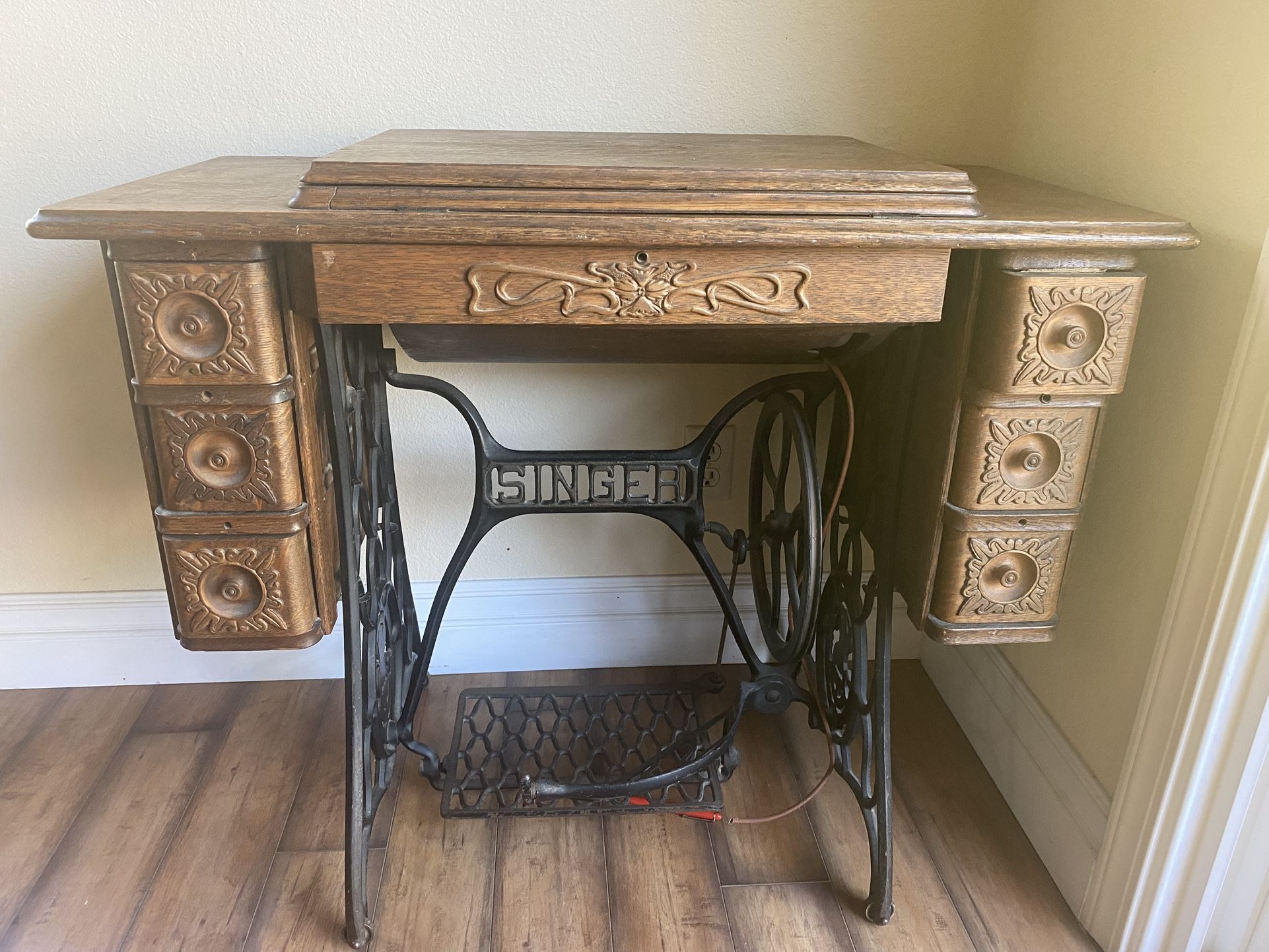Vintage Singer Treadle Sewing Machine
