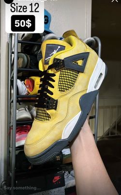 Air Jordan 4 lighting size 12