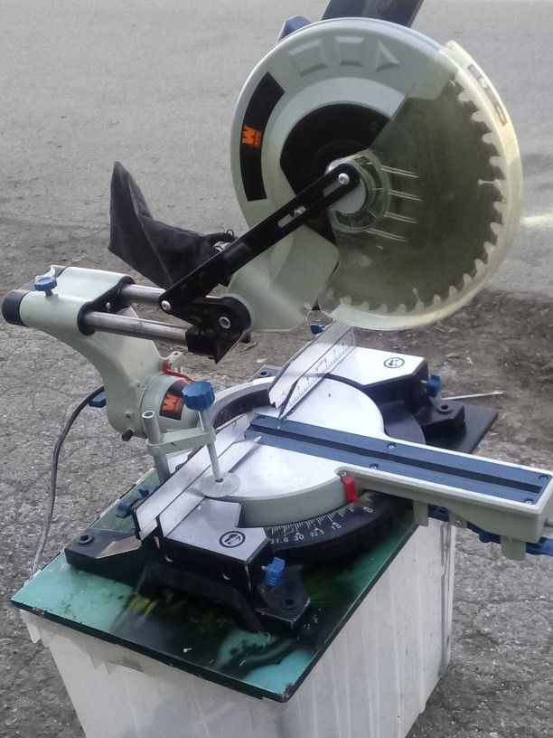 12 "Sliding Compound Miter Saw