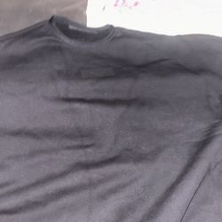 essentials crew neck size M