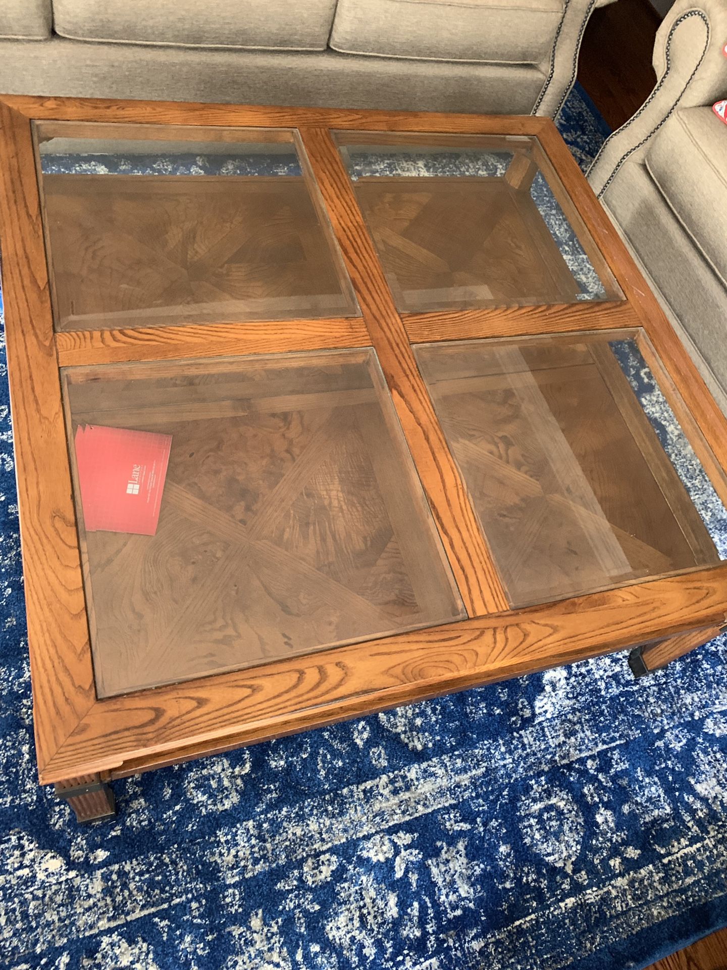 Coffee table with matching side tables (2)