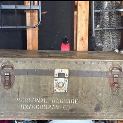 pending purchase *old world war army soldier trunk see pictures for details
