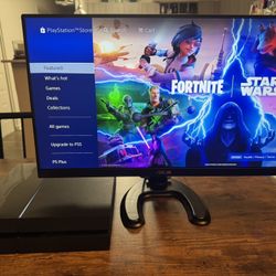 PS4 500gb with 4 games & 2 Controllers 