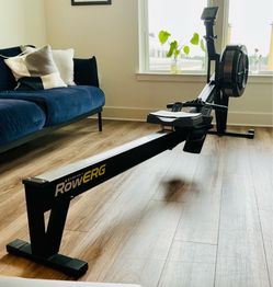 Concept2 RowErg with PM5 — Perfect Condition | Under 80hrs of Use | Floor Mat Included