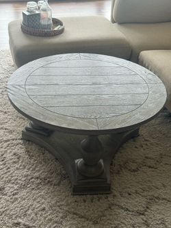 Bassett Mirror Company Coffee/Cocktail Table with Free Matching End Table