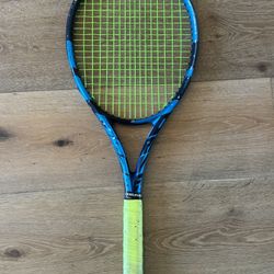 BABOLAT PURE DRIVE RACKET. Grip 2 (4 1/2”)