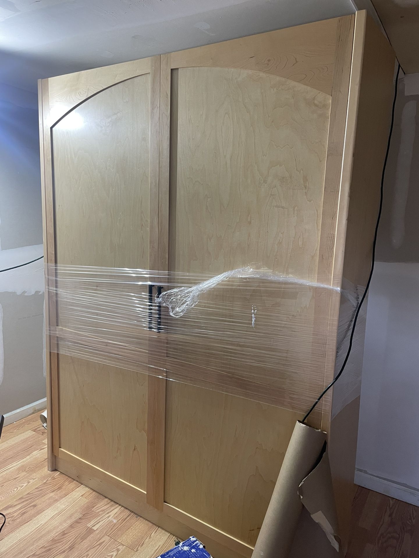 Hide A Bed ,wall Bed , Is Queen Size , Murphy Bed