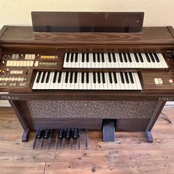 Kimball Electric Organ W Foot Pedals 