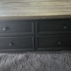 Tyler Creek Coffee Table with Lift Top