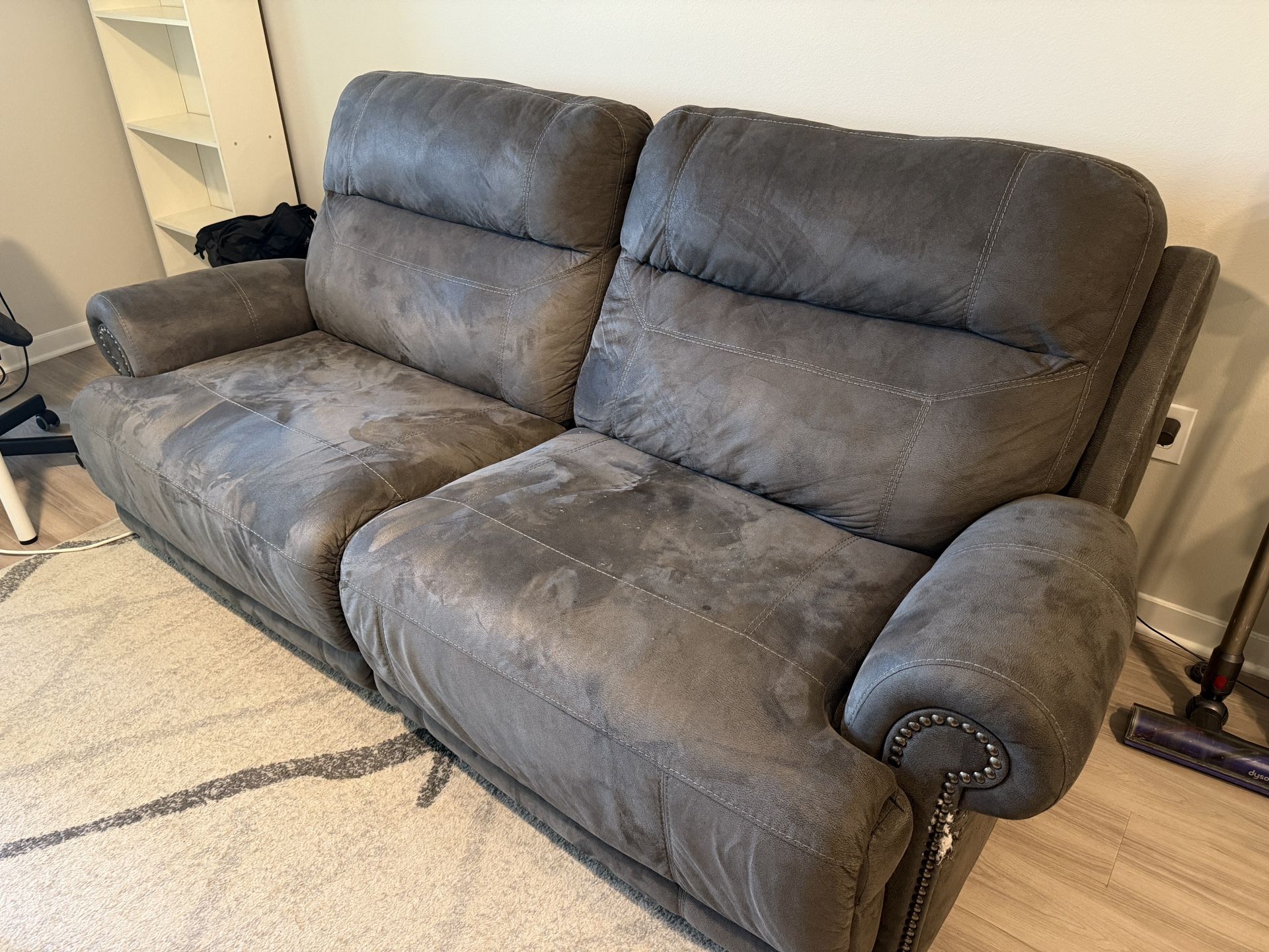 Reclining Loveseat Couch – Comfortable & Functional!