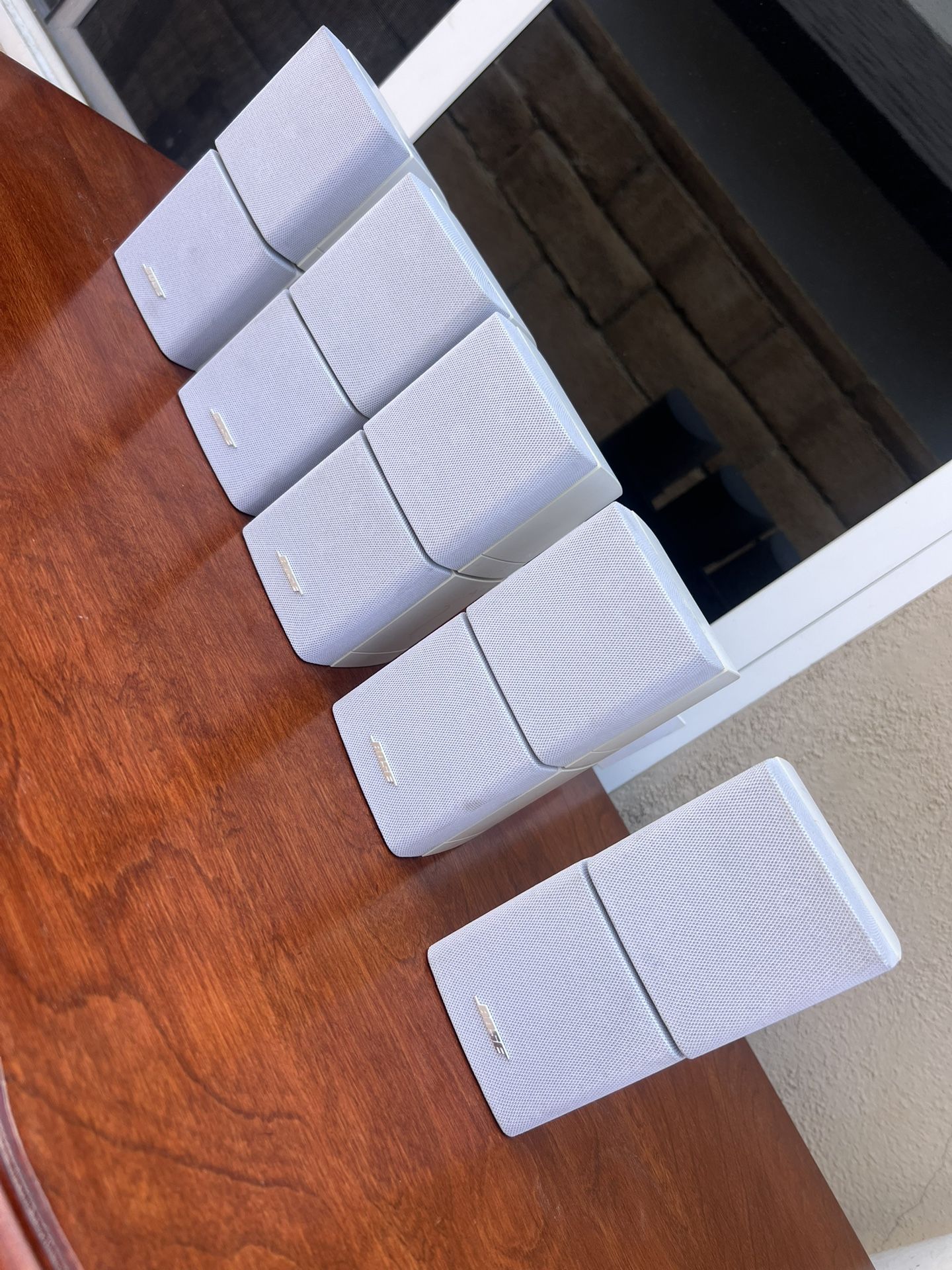 Bose Cube Speakers With Wall Mounts 