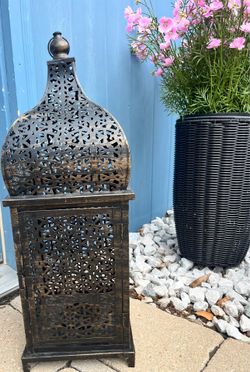 LARGE LANTERN INDOOR/OUTDOOR