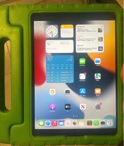 Apple iPad in Green Kids Case