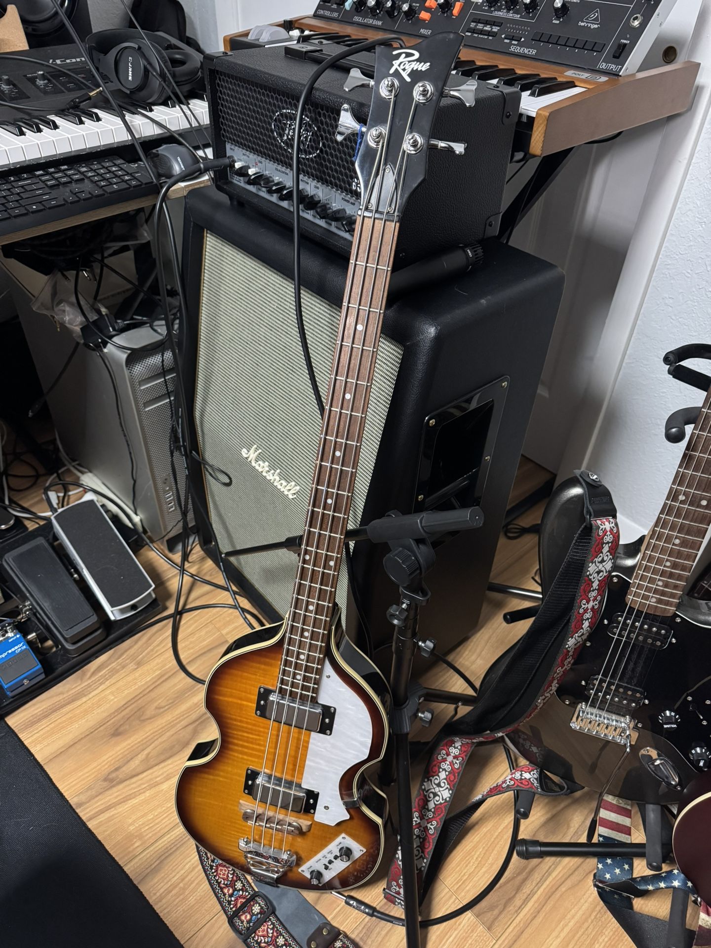 Rogue Bass VB100 Excellent Condition And Works Like New!!