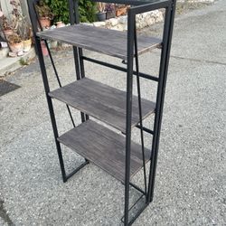 Metal bookshelf with wooden shelves (3)