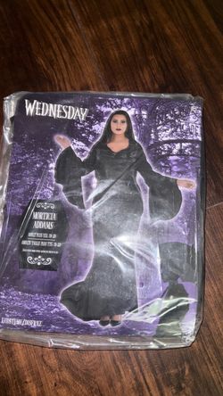 Morticia Addams costume