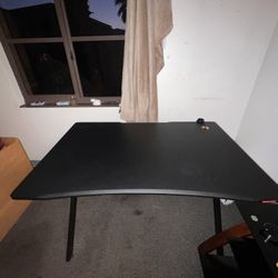 Mr Ironstone Gaming Desk