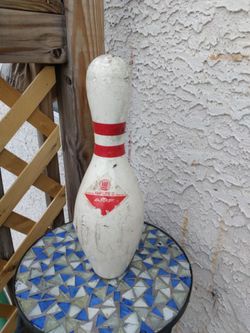 ANTIQUE BOWLING PIN