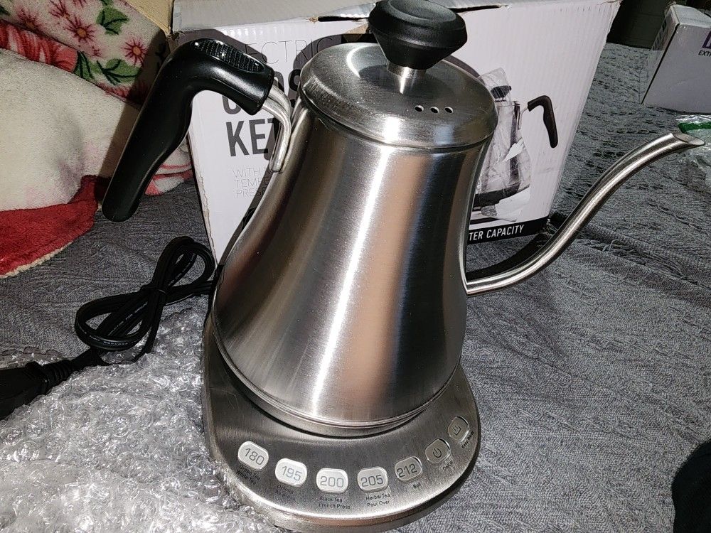 New, Firm, Keebar Electric Goodseneck Pour Over Coffee & Tea Kettle with 5  Temp Presets, Matte for Sale in Union Grove, AL - OfferUp
