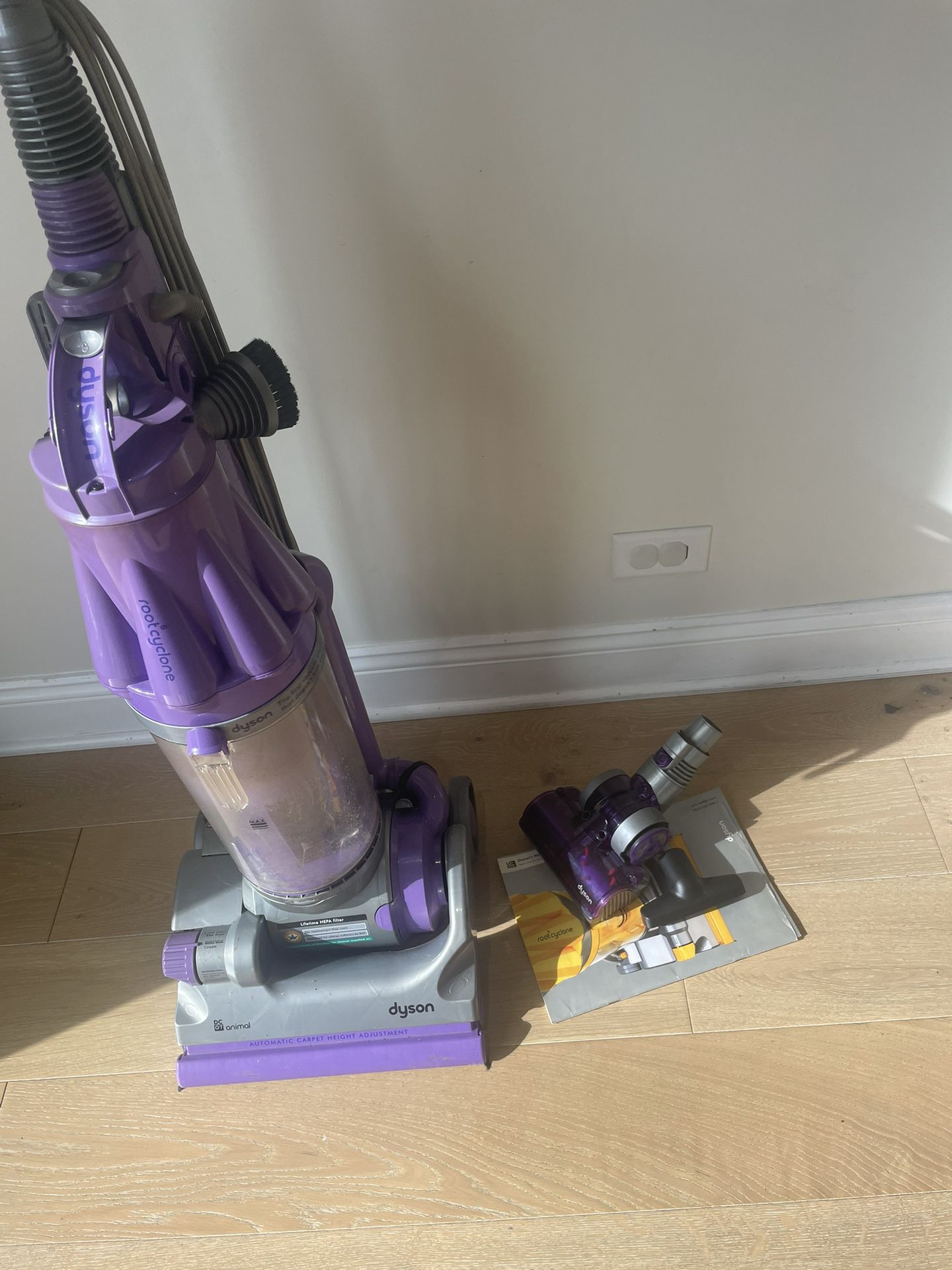 Dyson Vacuum In Perfect Working Condition  No Dogs No Smoking 