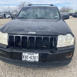 For parts only / 2005 JEEP grand Cherokee 3.7L v6 4x2 good transmission/ SOLO PARA PARTES