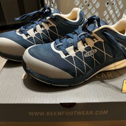 Mens Size 8.5 EE (wide) Keen Utility Footwear. Steel Toe Shoes. Read Description 