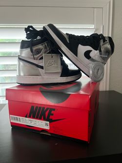 Women’s JORDAN 1 RETRO HIGH - SILVER TOE