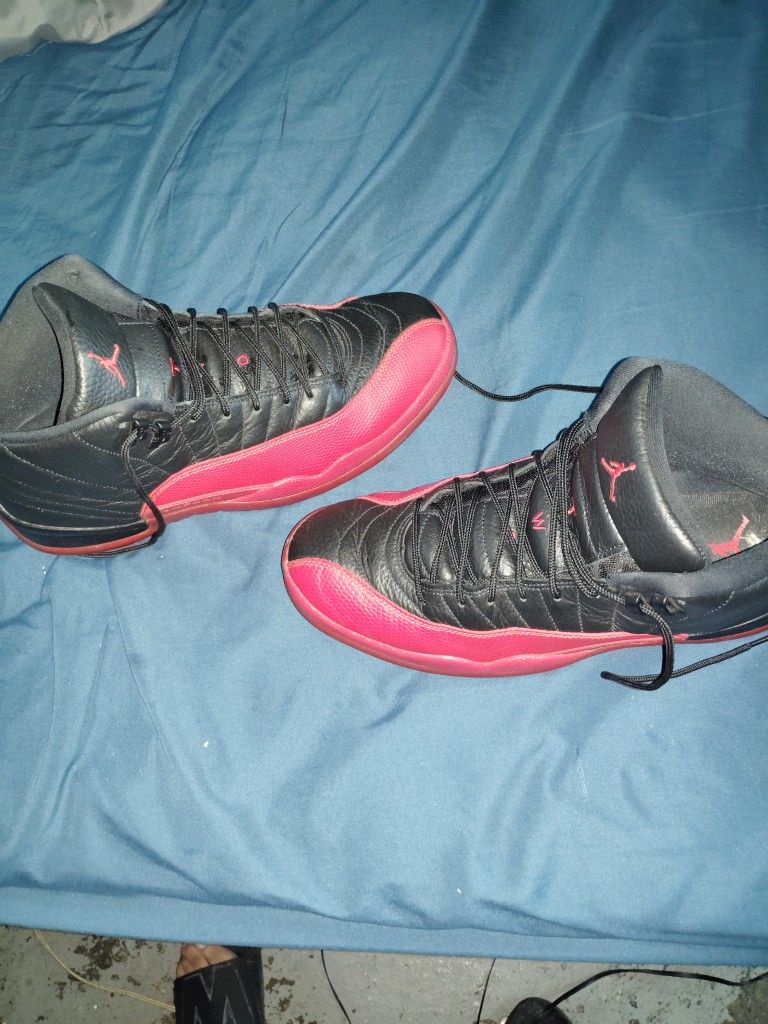 Flu Game Jordan Retro 12 (Size 13)