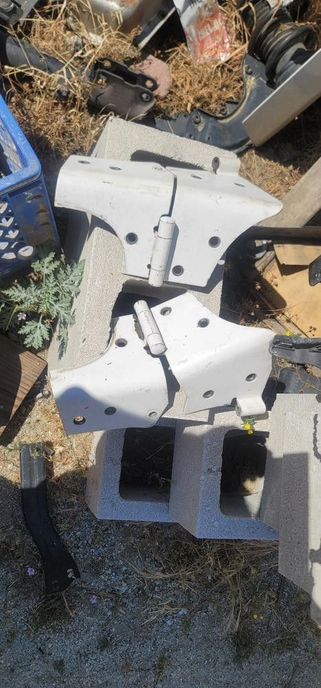 2001 Jeep Wrangler Windshield Brackets Parts