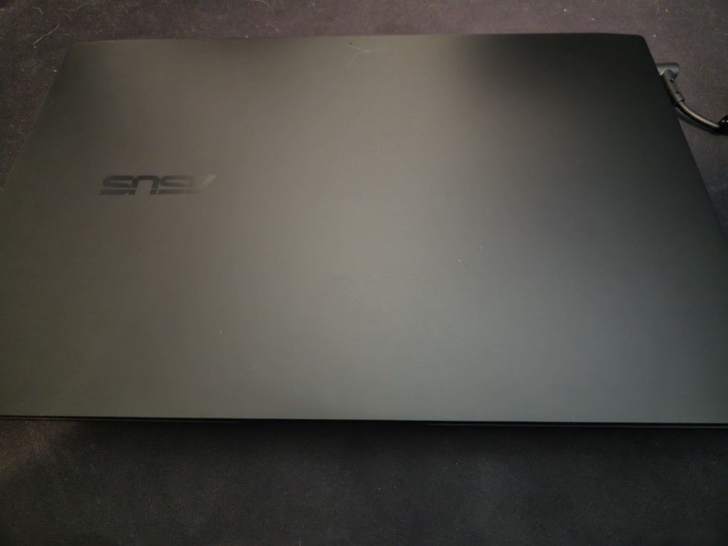 ASUS Creator Laptop Q540 15.6" 3K UHD (2880x1620) OLED Display - 13th Gen Intel Core i9