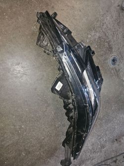 Rigth headlamp toyota Sienna 2023