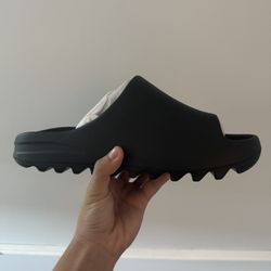 New Yeezy slides 