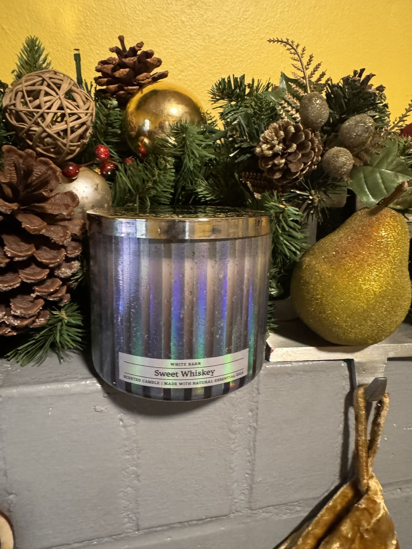 New SWEET WHISKEY 3 Wick Candle BATH AND BODY WORKS Limited Edition