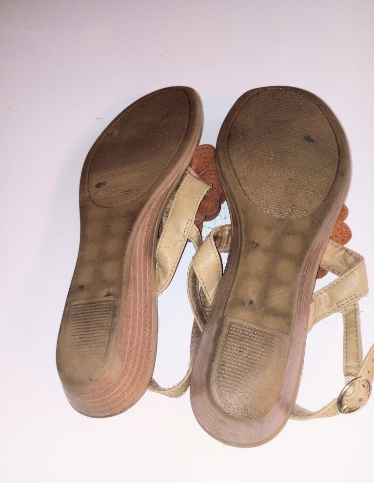 St. Johns Bay Women's Thong Sandals Tan Size 10M