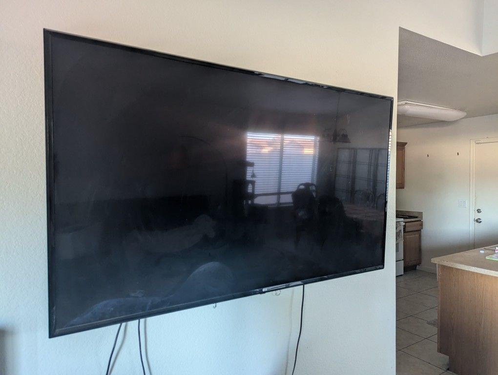 LG 65 Inch TV 65" with Wall Mount and Remote