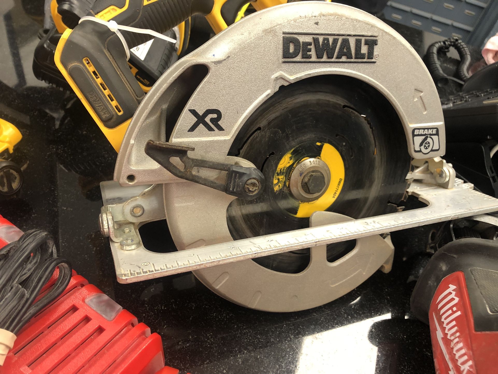 DEWALT XR CIRCULAR SAW 7 1/4