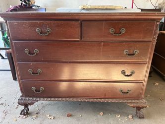 Dresser