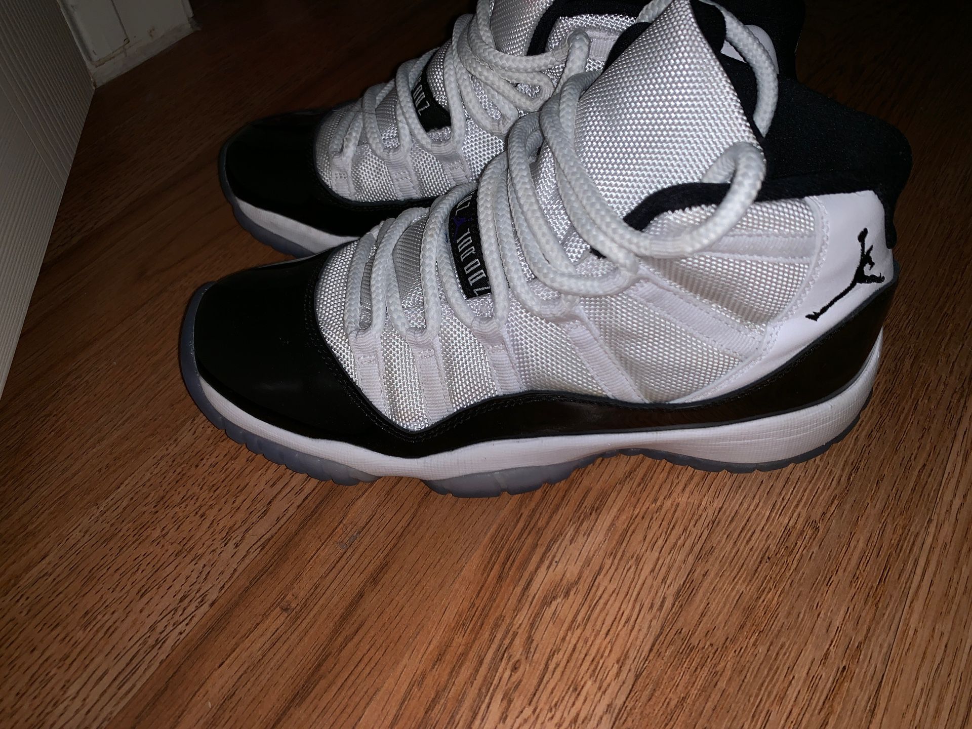 Jordan 11’s, 130$ size 5.5 used only twice.