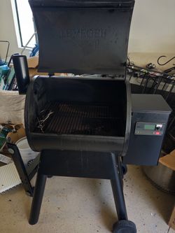 Traeger Pellet Smoker