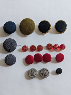 Vintage collectibles buttons - careved glass, fabric and metal