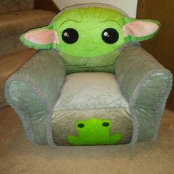 Star Wars Yoda Kids Pillow! Brand New!