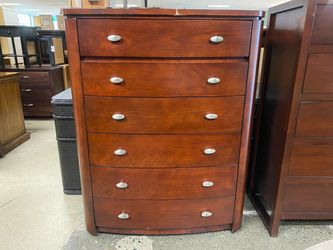 O’PALIER Cherry stained 6-Drawer Wooden Dresser