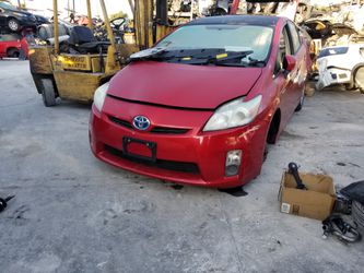 Parting out 2011 Toyota prius hybrid 81k