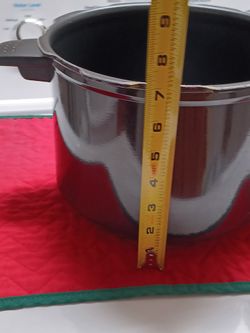 Pressure Cooker In Dishes In Great Condition