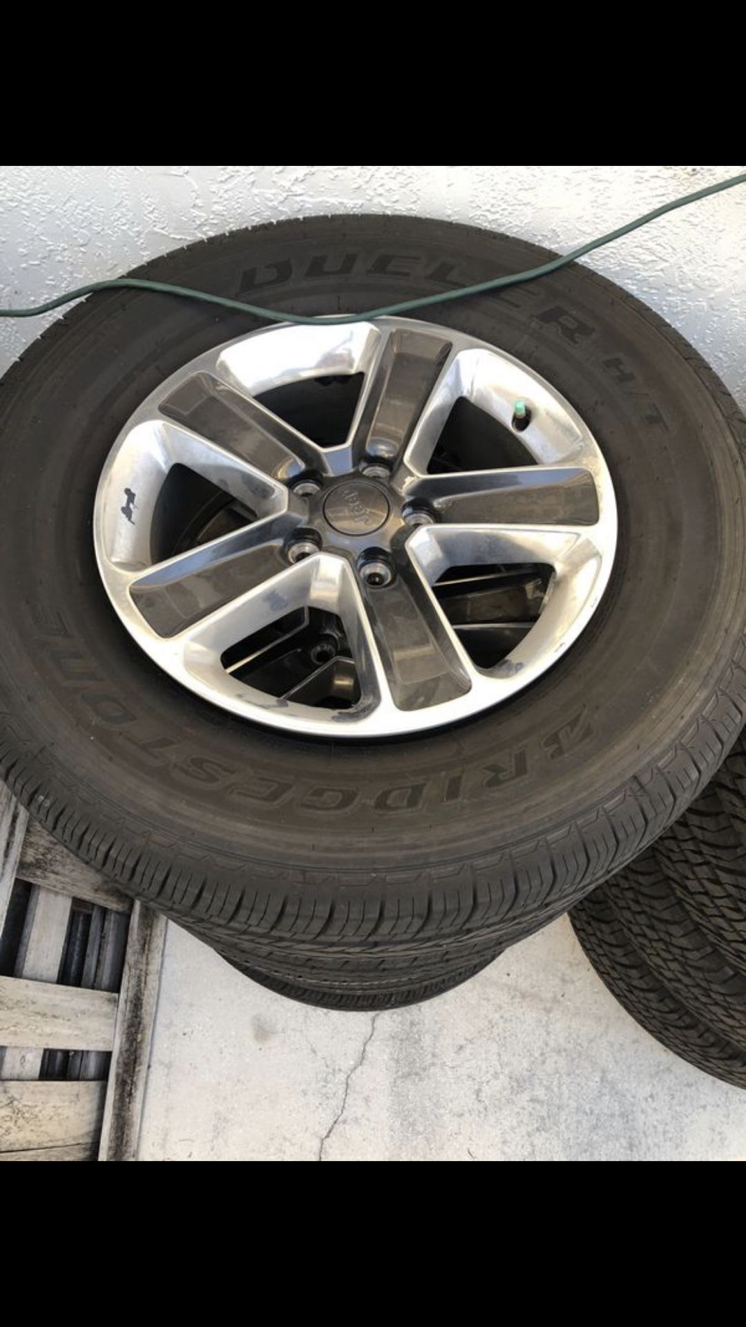 2019 Jeep Wrangler JL Sahara Rims & Tires