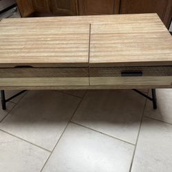 Coffee Table With Two Matching End Tables 