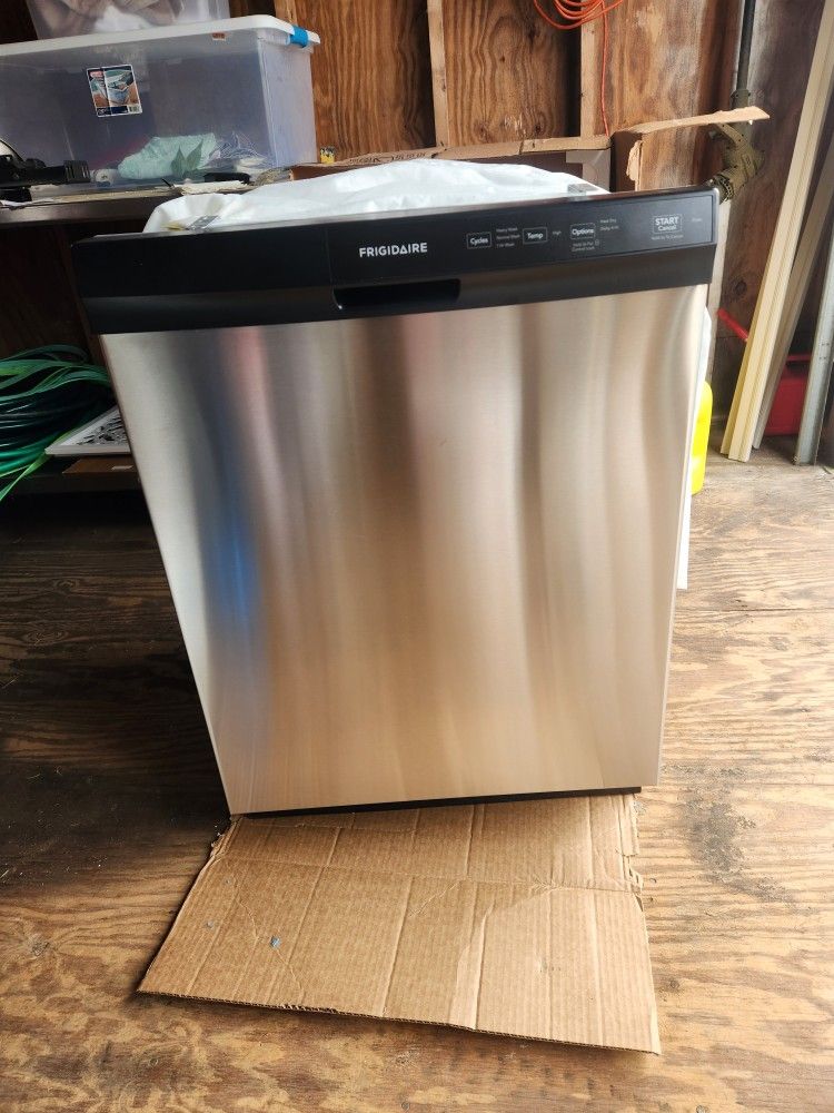 Brand New Stainless Steal Frigidaire Dishwasher $275