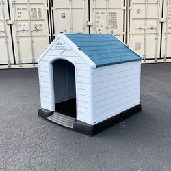 (NEW) $70 Plastic Dog House Medium size Pet Indoor Outdoor All Weather Shelter Cage Kennel 30x30x32” 